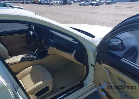 2015 BMW 528I z USA, uszkodzony, nr VIN WBA5A5C50FD524884